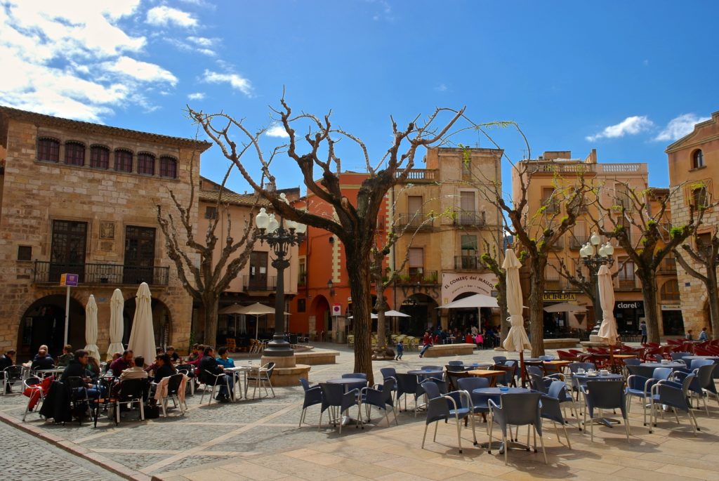 Marktplatz Montblanc nahe Tarragona und dem Naturpark Serra de Montsant