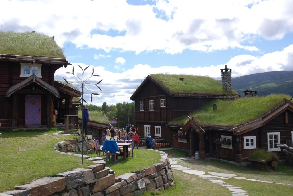 Gelände eines Bauernhof in Norwegen