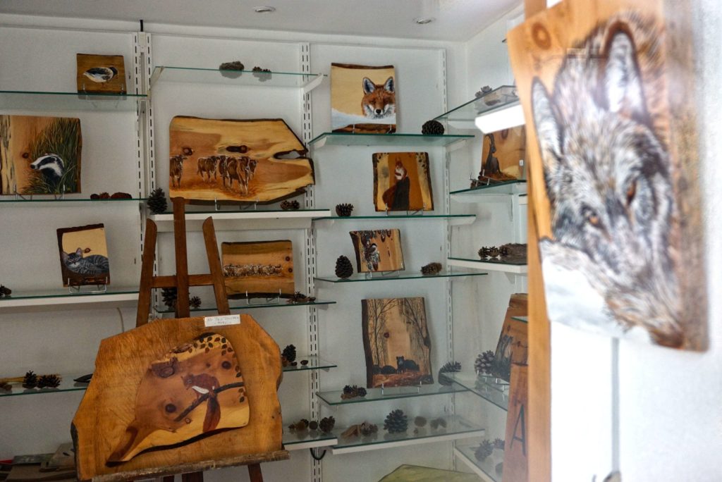 Atelier mit Holzmalerei in Saint Martin Vésubie