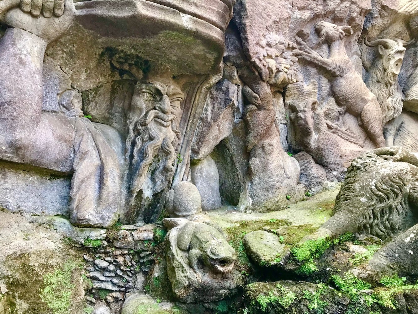 Skulpturen-Brunnen, Italien, @tierisch-in.fahrt.de
