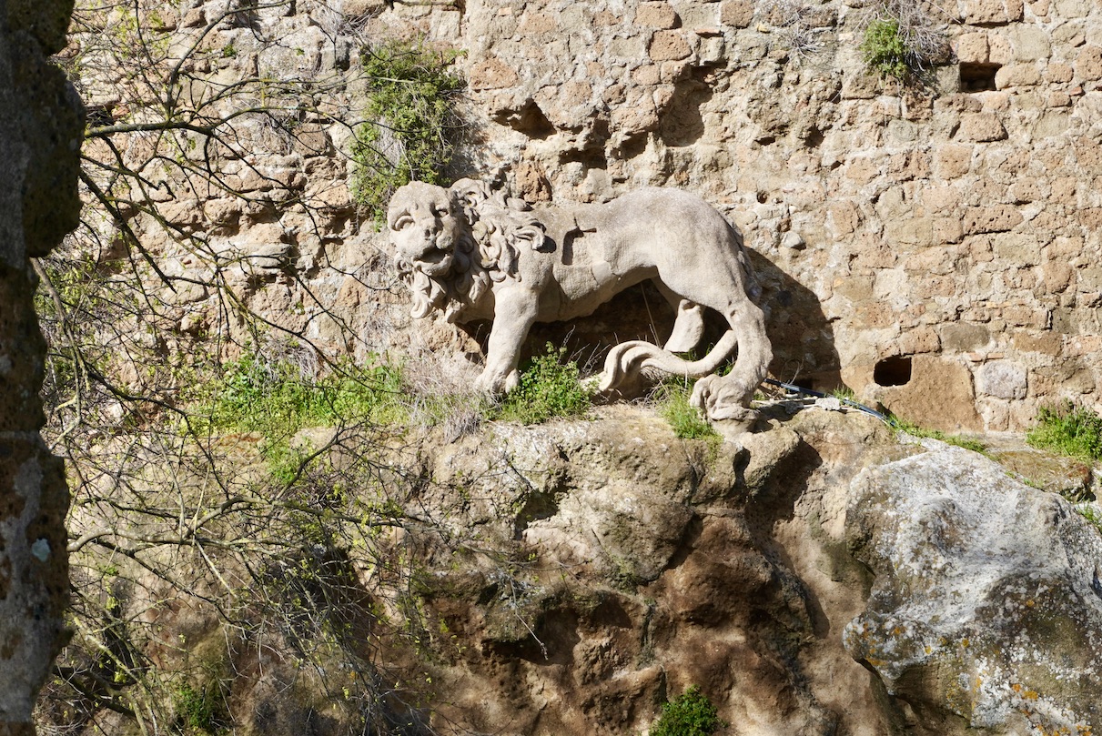 Löwen-Statue Italien, Monterano Antica, tierisch-in-fahrt.de