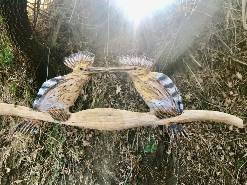 Wiedehopf aus Holz, Kunst von Salvatore Fosci, @tierisch-in-fahrt.de