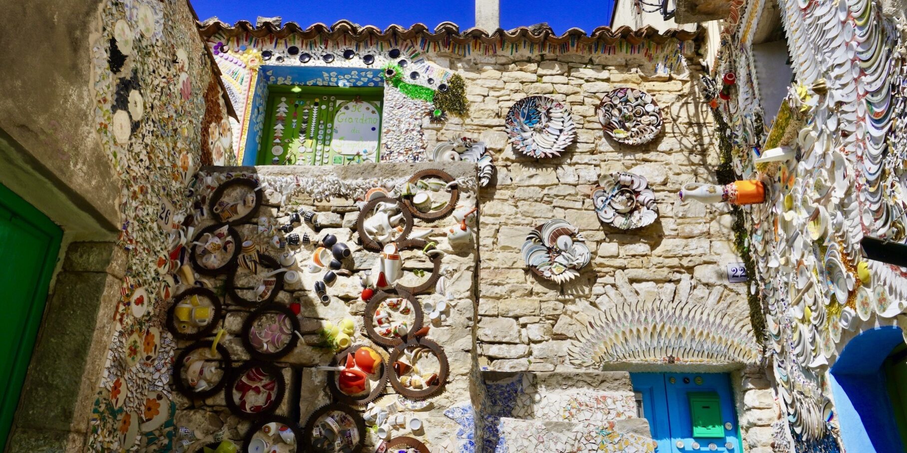 Bunte Altstadt, Streetart von Mario Brienza, Forenza, @tierisch-in-fahrt.de